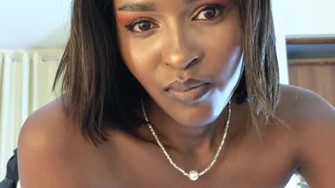 Snapshot of elena_love1111 chatting on January 2025 07:22:01 PM Elena online show from January 2025 07:22:01 PM