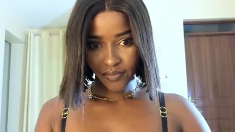 Snapshot of elena_love1111 chatting on February 2025 06:59:01 PM Elena online show from February 2025 06:59:01 PM