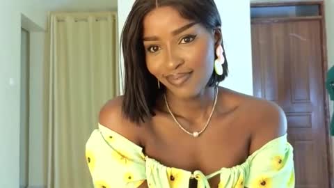 Snapshot of elena_love1111 chatting on February 2025 05:02:02 PM Elena online show from February 2025 05:02:02 PM