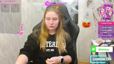 Elena online show from October 2025 05:41:02 AM