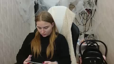 Elena online show from October 2025 11:36:01 AM