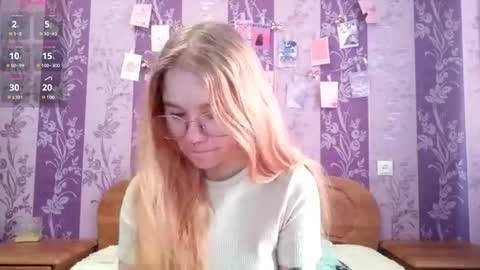 Mia online show from March 2026 04:14:01 AM