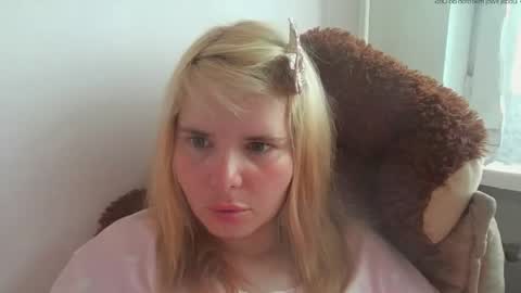 Snapshot of elenaflirt chatting on June 2026 03:28:02 PM Elena online show from June 2026 03:28:02 PM