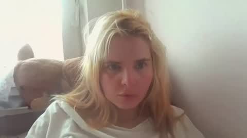Snapshot of elenaflirt chatting on June 2026 04:43:01 PM Elena online show from June 2026 04:43:01 PM