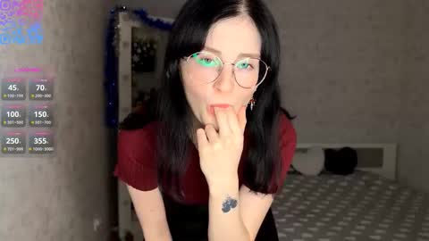 Annie PVT IS OPEN online show from December 2025 09:11:01 PM