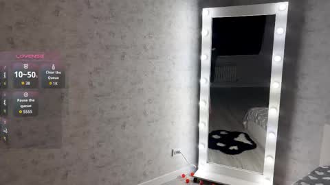 Snapshot of eleniswackhammer chatting on February 2026 09:35:01 PM Annie PVT IS OPEN online show from February 2026 09:35:01 PM