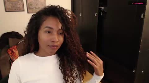Snapshot of elenna_2 chatting on August 2026 03:21:02 AM Elenna online show from August 2026 03:21:02 AM