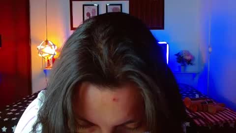 Snapshot of elenna__ chatting on May 2026 01:49:02 PM Elenna online show from May 2026 01:49:02 PM