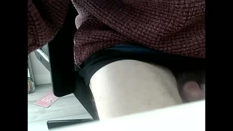 elfyonee online show from January 2025 12:17:01 PM