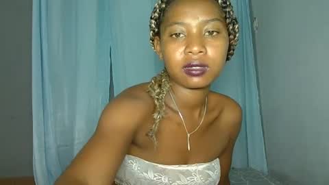 Snapshot of elia011 chatting on January 2025 10:06:02 PM elia011 online show from January 2025 10:06:02 PM