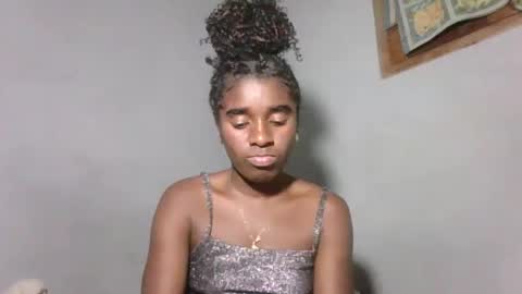 elia011 online show from November 2025 06:29:01 PM