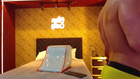 Elian online show from December 2025 01:02:02 AM