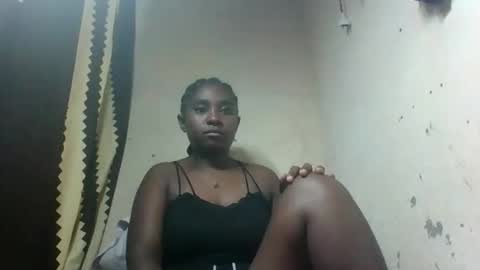 eliannee online show from December 2025 06:47:01 PM
