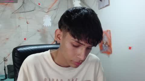 Snapshot of eliasblue chatting on December 2024 06:59:02 AM E L I A S online show from December 2024 06:59:02 AM