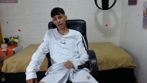 Snapshot of eliasblue chatting on December 2024 03:29:02 AM E L I A S online show from December 2024 03:29:02 AM