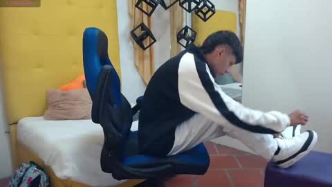 Snapshot of eliasblue chatting on March 2025 04:06:01 AM E L I A S online show from March 2025 04:06:01 AM