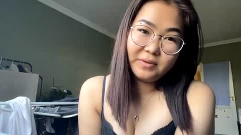Snapshot of eliatrimmell chatting on July 2026 01:50:01 PM Hiko online show from July 2026 01:50:01 PM