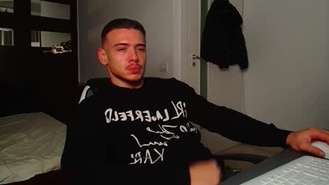 ElijahThorne online show from November 2025 05:32:02 AM