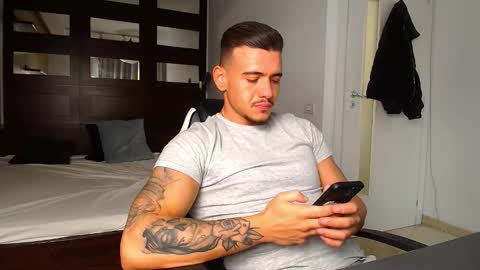 Snapshot of elijahthorne chatting on March 2026 06:41:02 AM ElijahThorne online show from March 2026 06:41:02 AM