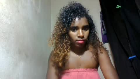Snapshot of elina981 chatting on June 2026 08:53:01 AM elina981 online show from June 2026 08:53:01 AM
