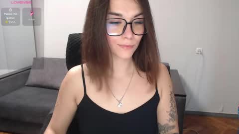 Snapshot of elina_posh chatting on April 2026 12:12:01 PM Liza online show from April 2026 12:12:01 PM