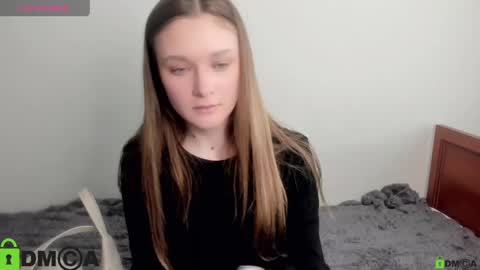 Snapshot of elina_x chatting on May 2026 01:18:02 PM elina_x online show from May 2026 01:18:02 PM