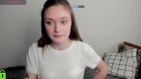 Snapshot of elina_x chatting on May 2026 01:06:01 PM elina_x online show from May 2026 01:06:01 PM