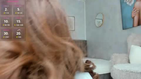 Snapshot of elinamoon_ chatting on April 2026 07:52:01 AM Elina online show from April 2026 07:52:01 AM