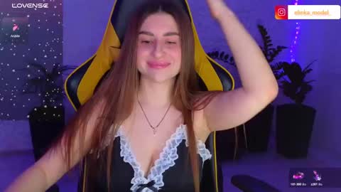 Elina online show from March 2025 08:00:01 PM