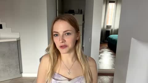 Snapshot of elinorproescher chatting on May 2026 12:44:02 PM elinorproescher online show from May 2026 12:44:02 PM