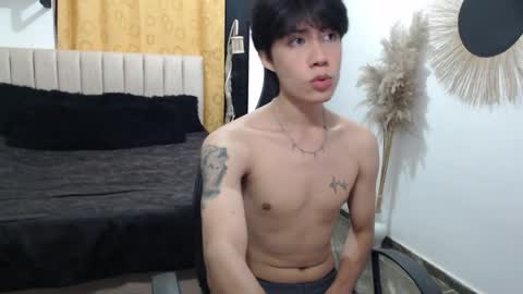 Snapshot of elio_collem chatting on May 2026 06:23:02 PM ELIO online show from May 2026 06:23:02 PM