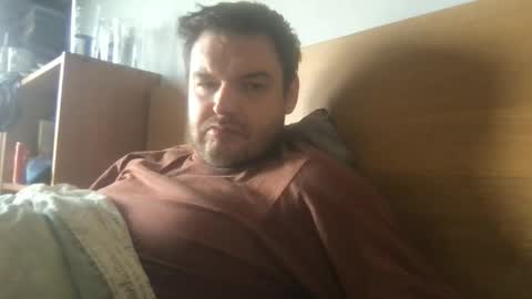 Snapshot of eliot26 chatting on April 2026 10:27:01 AM e26 online show from April 2026 10:27:01 AM