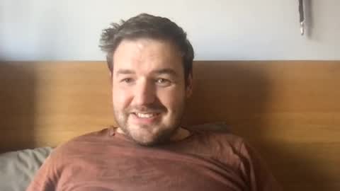 Snapshot of eliot26 chatting on April 2026 09:53:01 AM e26 online show from April 2026 09:53:01 AM