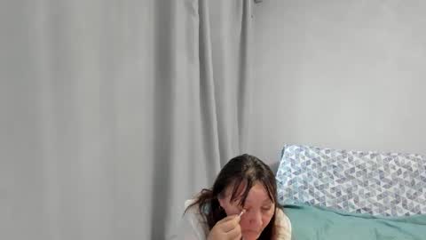 Elis online show from October 2025 01:17:01 AM