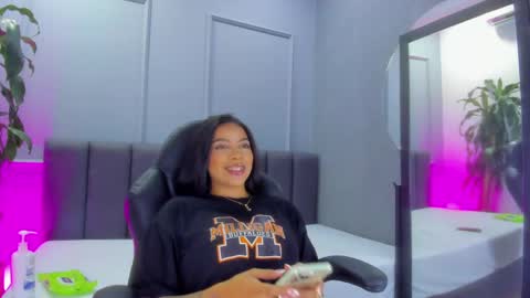 Elisa online show from April 2026 08:54:02 PM