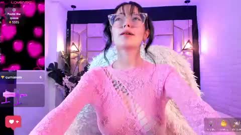 Snapshot of elisa_collins chatting on June 2026 05:12:01 AM ELISSA online show from June 2026 05:12:01 AM