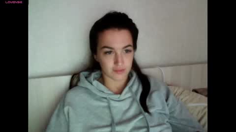 elisa_dove208 online show from September 2025 04:04:02 AM