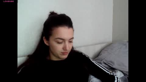 elisa_dove208 online show from November 2025 08:35:01 AM