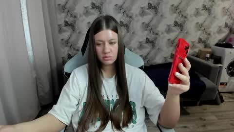 Snapshot of elisa_kollin chatting on April 2026 12:29:02 PM Aletta Oushen online show from April 2026 12:29:02 PM