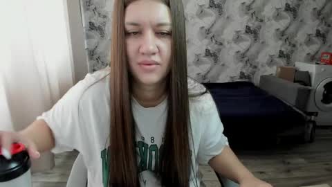 Snapshot of elisa_kollin chatting on April 2026 05:56:01 AM Aletta Oushen online show from April 2026 05:56:01 AM