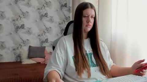 Snapshot of elisa_kollin chatting on May 2026 07:14:02 AM Aletta Oushen online show from May 2026 07:14:02 AM
