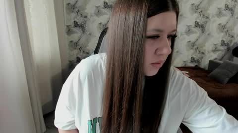 Snapshot of elisa_kollin chatting on May 2026 09:24:01 AM Aletta Oushen online show from May 2026 09:24:01 AM