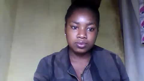 Snapshot of elisabeth2525 chatting on June 2026 07:05:01 PM elisabeth2525 online show from June 2026 07:05:01 PM
