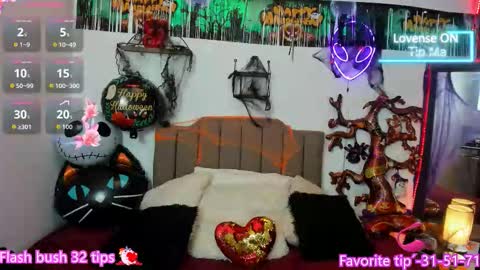 Elizabeth  online show from October 2025 12:09:01 PM