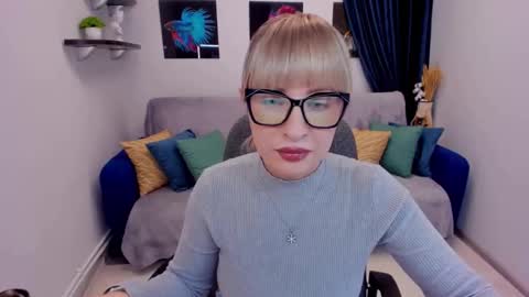 Snapshot of elisabethmills chatting on January 2025 02:30:02 PM Elisabeth online show from January 2025 02:30:02 PM