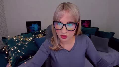 Snapshot of elisabethmills chatting on February 2025 04:47:02 PM Elisabeth online show from February 2025 04:47:02 PM