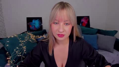 Snapshot of elisabethmills chatting on February 2025 11:28:01 AM Elisabeth online show from February 2025 11:28:01 AM