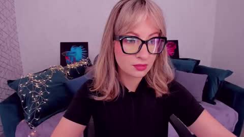 Snapshot of elisabethmills chatting on February 2025 11:22:02 AM Elisabeth online show from February 2025 11:22:02 AM