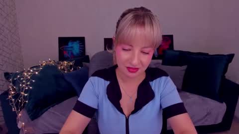 Snapshot of elisabethmills chatting on March 2025 02:55:01 PM Elisabeth online show from March 2025 02:55:01 PM