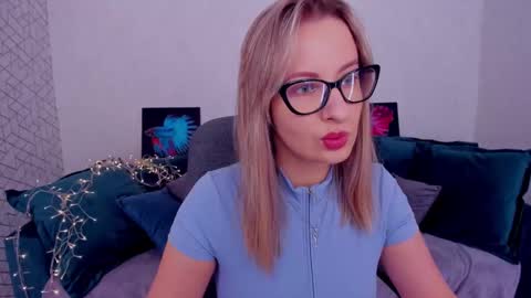 Snapshot of elisabethmills chatting on March 2025 11:23:01 AM Elisabeth online show from March 2025 11:23:01 AM